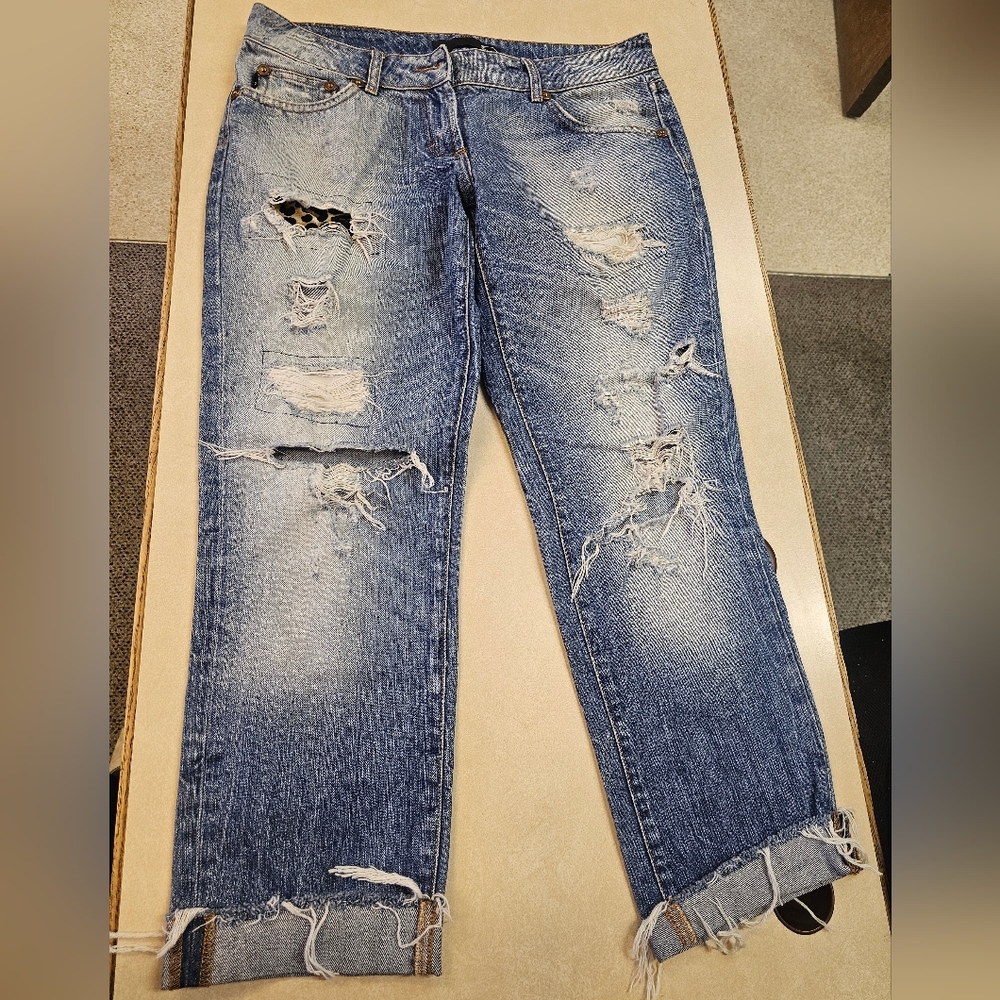 Just Cavalli Distressed Capris Size 29 43